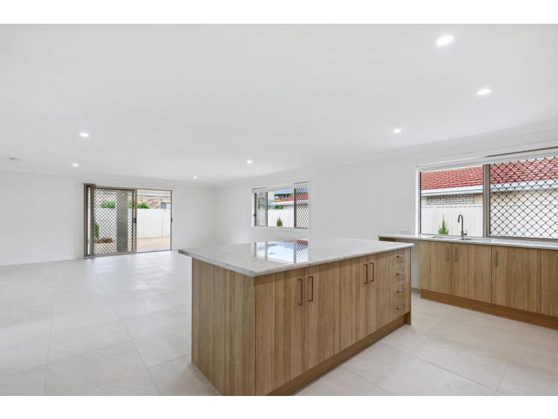 52 Stanford Avenue, Varsity Lakes QLD 4227