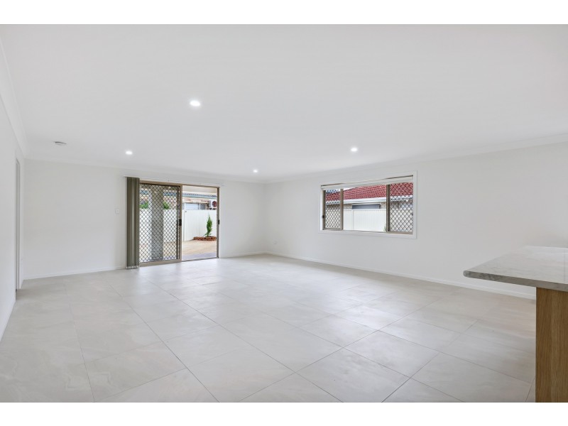 52 Stanford Avenue, Varsity Lakes QLD 4227