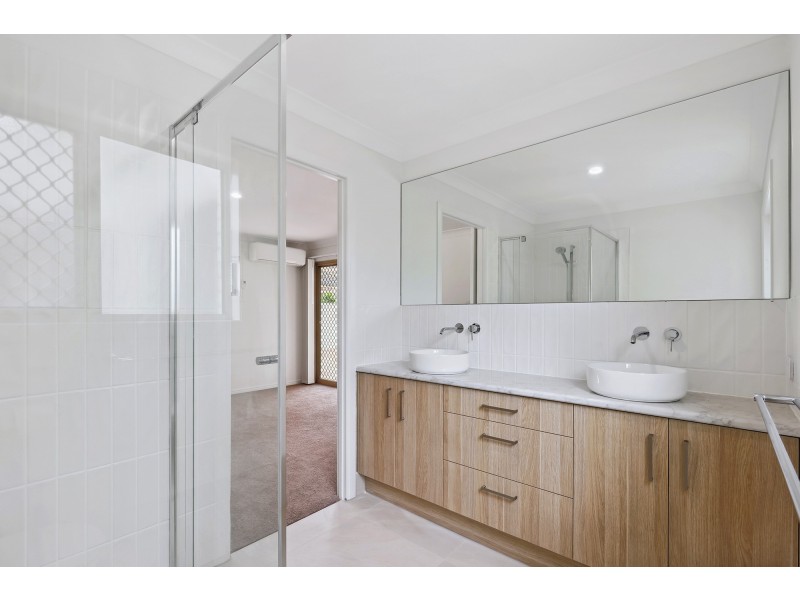 52 Stanford Avenue, Varsity Lakes QLD 4227