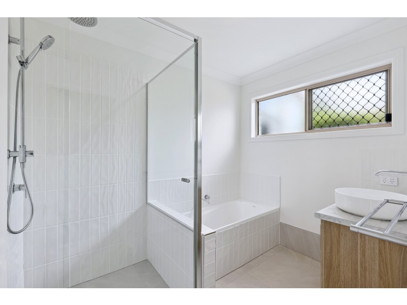 52 Stanford Avenue, Varsity Lakes QLD 4227