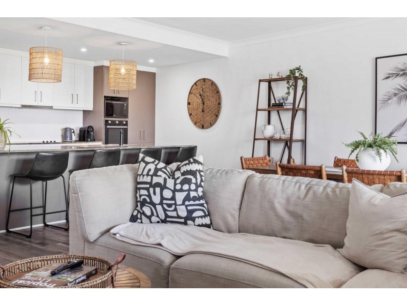 10/10 Valbonne Avenue, Varsity Lakes QLD 4227