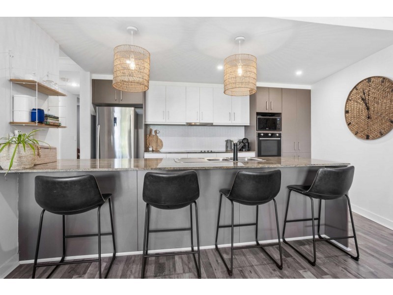 10/10 Valbonne Avenue, Varsity Lakes QLD 4227