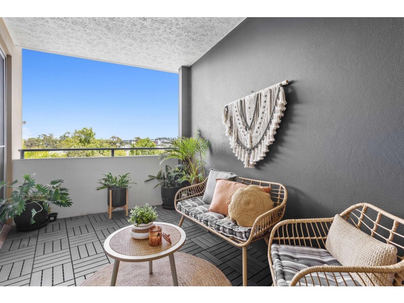 10/10 Valbonne Avenue, Varsity Lakes QLD 4227