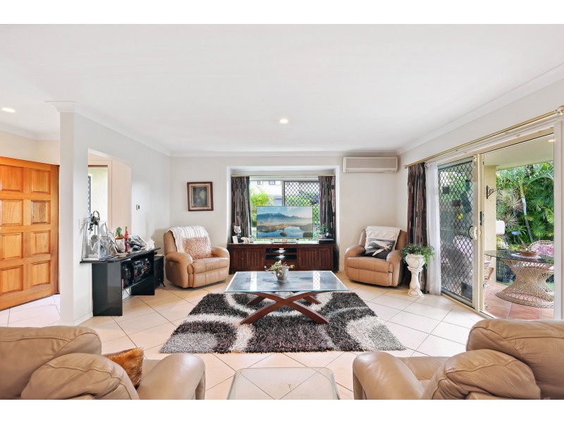 1/2 Pearwood Lane, Robina QLD 4226