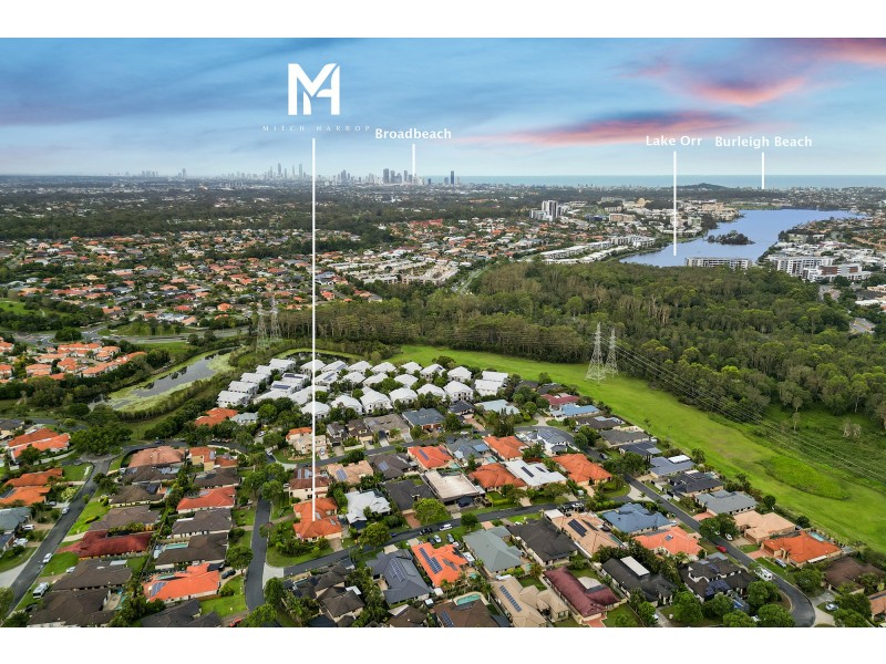 1/2 Pearwood Lane, Robina QLD 4226