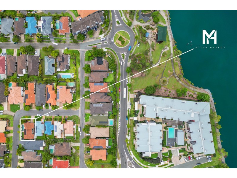 10 Windemere Crescent, Varsity Lakes QLD 4227