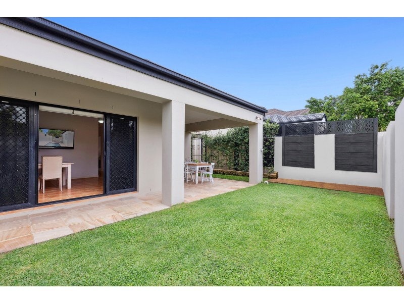 10 Windemere Crescent, Varsity Lakes QLD 4227