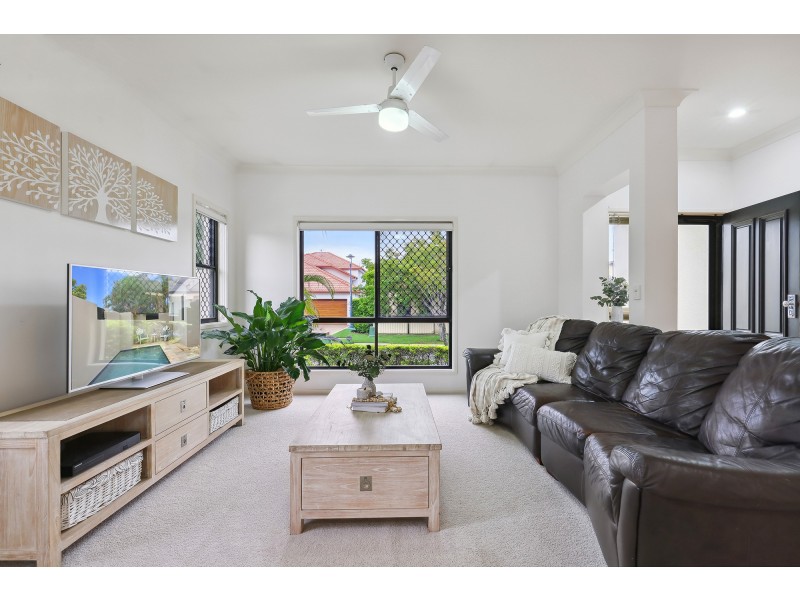 10 Windemere Crescent, Varsity Lakes QLD 4227