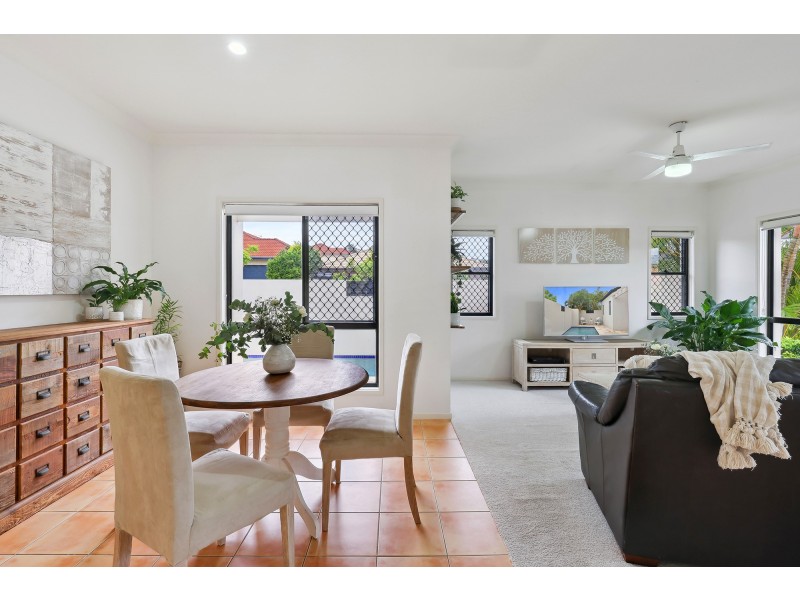 10 Windemere Crescent, Varsity Lakes QLD 4227