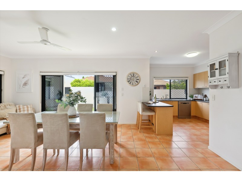 10 Windemere Crescent, Varsity Lakes QLD 4227