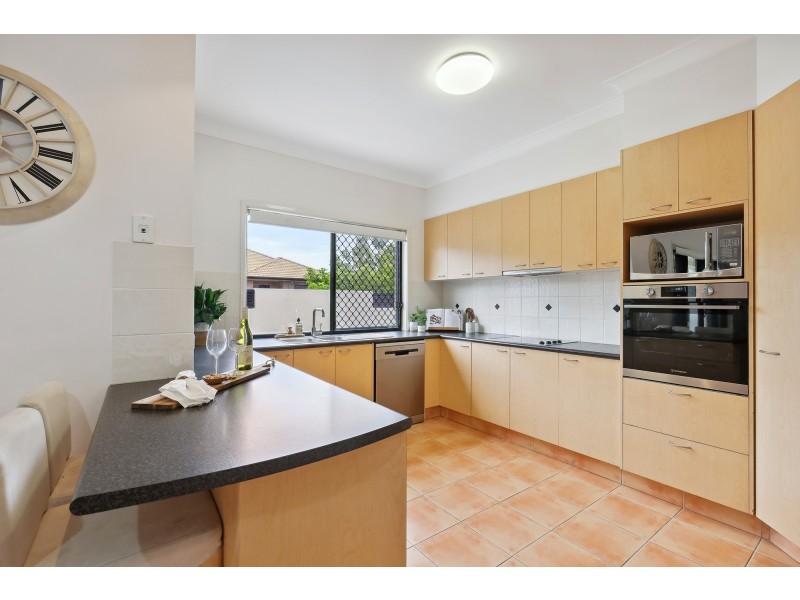 10 Windemere Crescent, Varsity Lakes QLD 4227