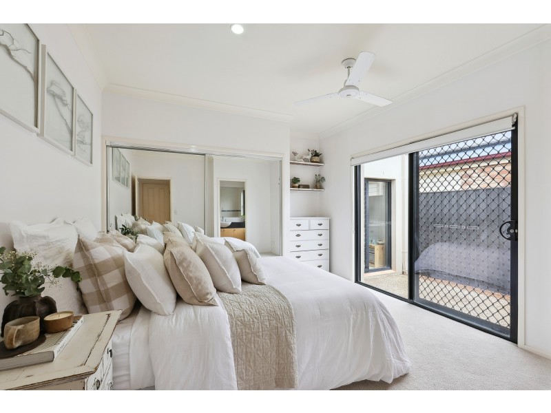 10 Windemere Crescent, Varsity Lakes QLD 4227