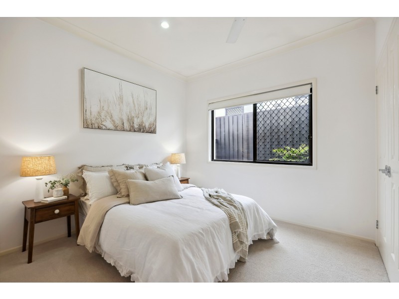 10 Windemere Crescent, Varsity Lakes QLD 4227