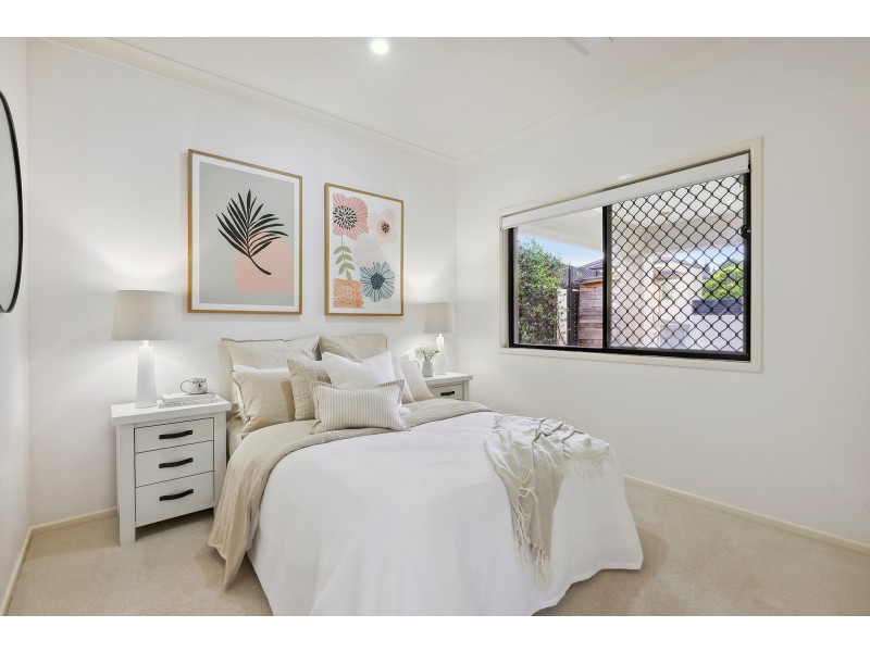 10 Windemere Crescent, Varsity Lakes QLD 4227
