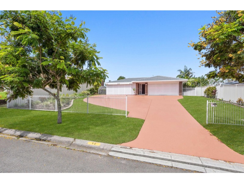 90 Merridown Drive, Merrimac QLD 4226