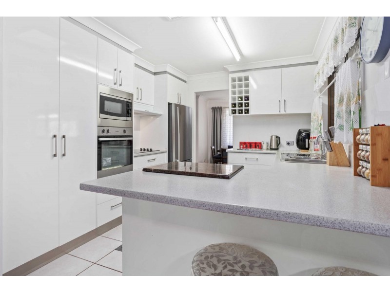 90 Merridown Drive, Merrimac QLD 4226