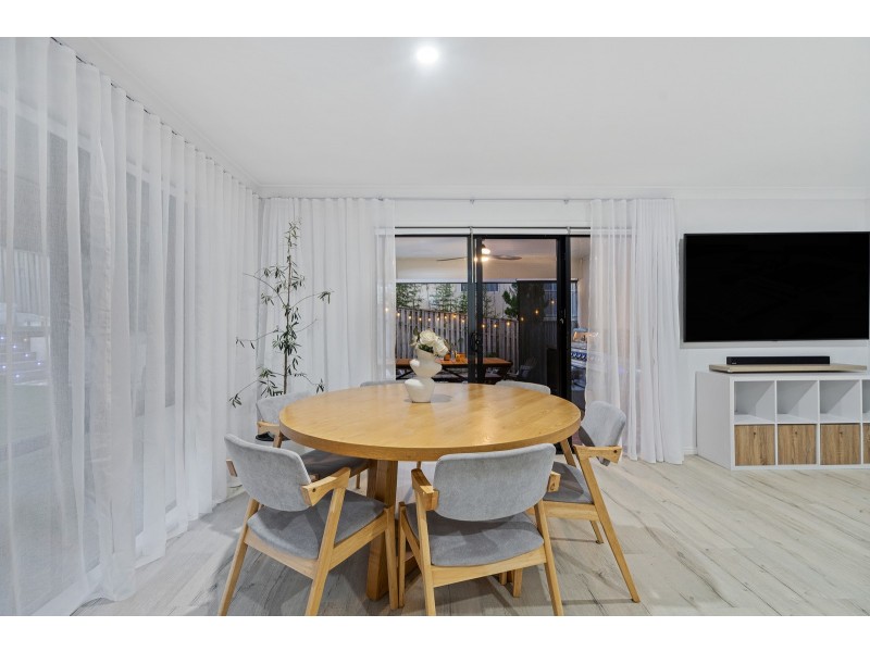 12 Skyburnett Street, Reedy Creek QLD 4227