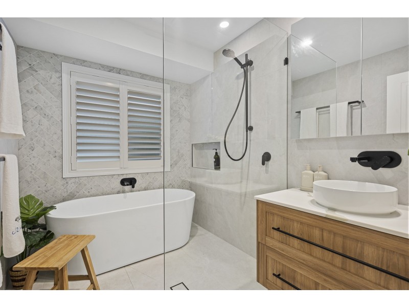12 Skyburnett Street, Reedy Creek QLD 4227