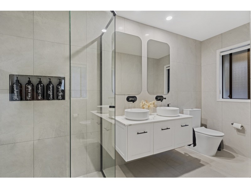 12 Skyburnett Street, Reedy Creek QLD 4227