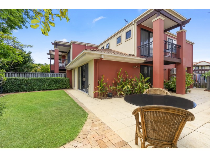 8/302 Christine Avenue, Varsity Lakes QLD 4227