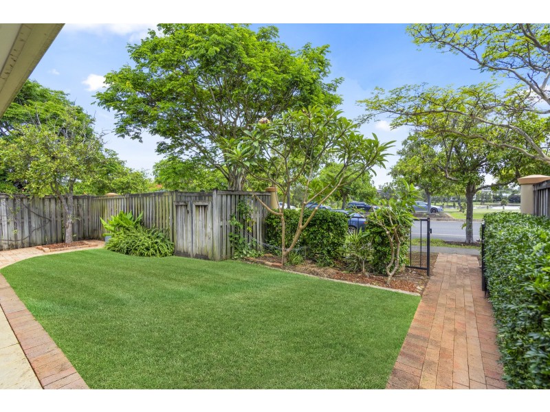 8/302 Christine Avenue, Varsity Lakes QLD 4227