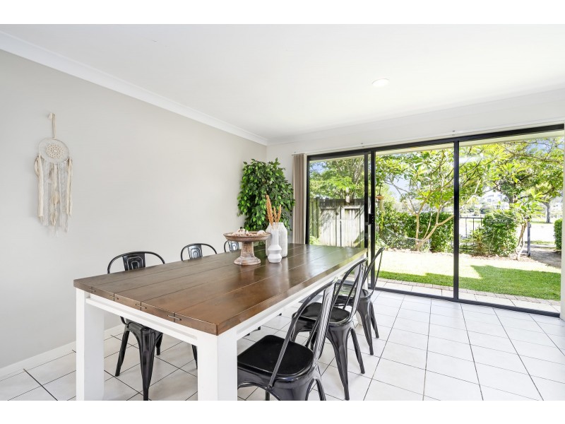 8/302 Christine Avenue, Varsity Lakes QLD 4227