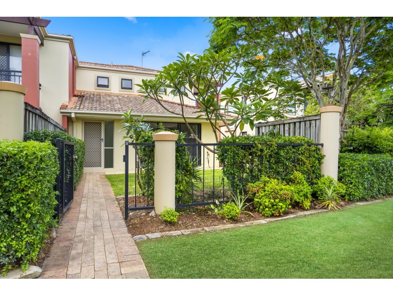 8/302 Christine Avenue, Varsity Lakes QLD 4227