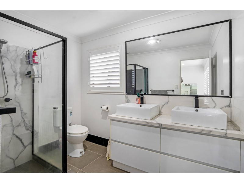 37 Langport Parade, Mudgeeraba QLD 4213