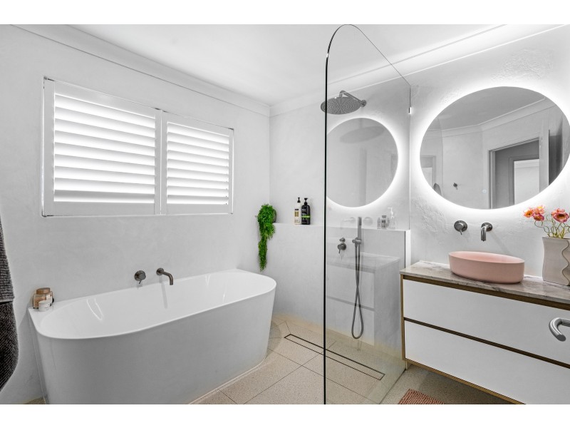 37 Langport Parade, Mudgeeraba QLD 4213