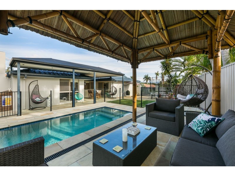 16 Nunawading Court, Robina QLD 4226