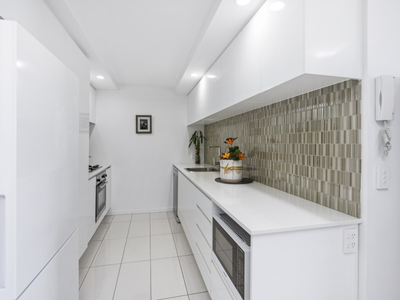 504/11 Compass Drive, Biggera Waters QLD 4216