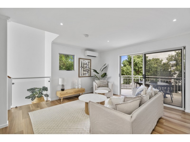 1/9 Watts Drive, Varsity Lakes QLD 4227