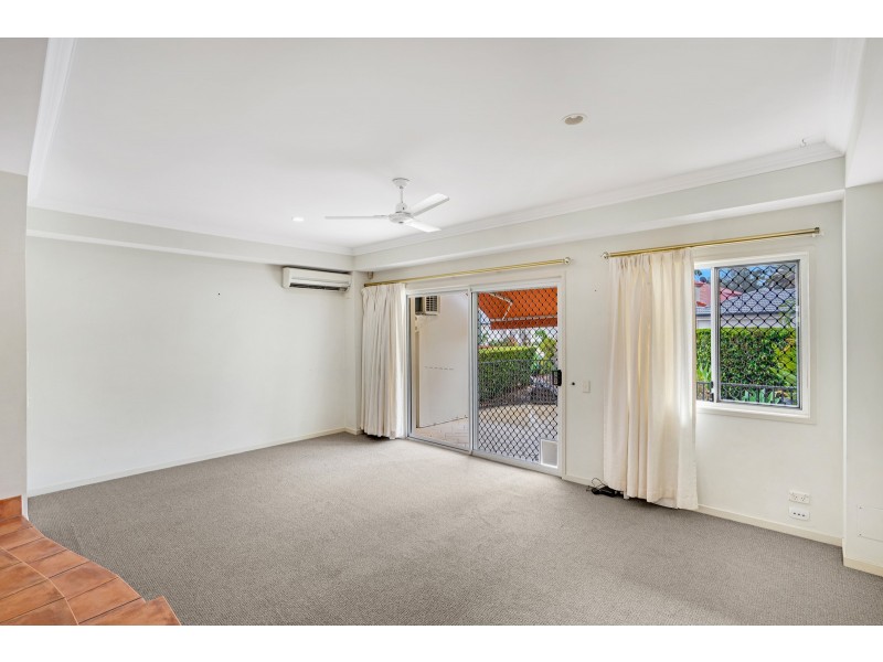 36/2 Bronberg Court, Southport QLD 4215