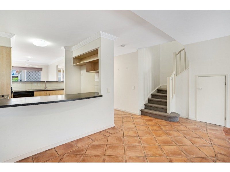 36/2 Bronberg Court, Southport QLD 4215