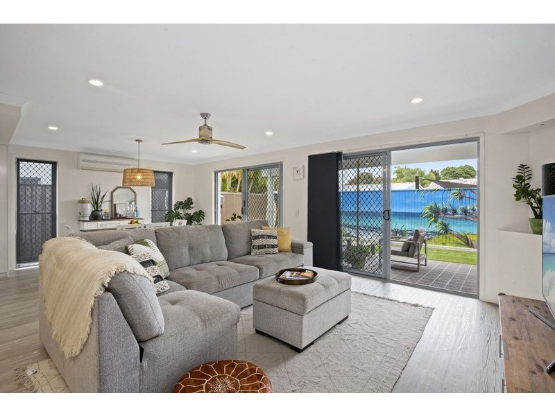 70 Venice Street, Burleigh Waters QLD 4220