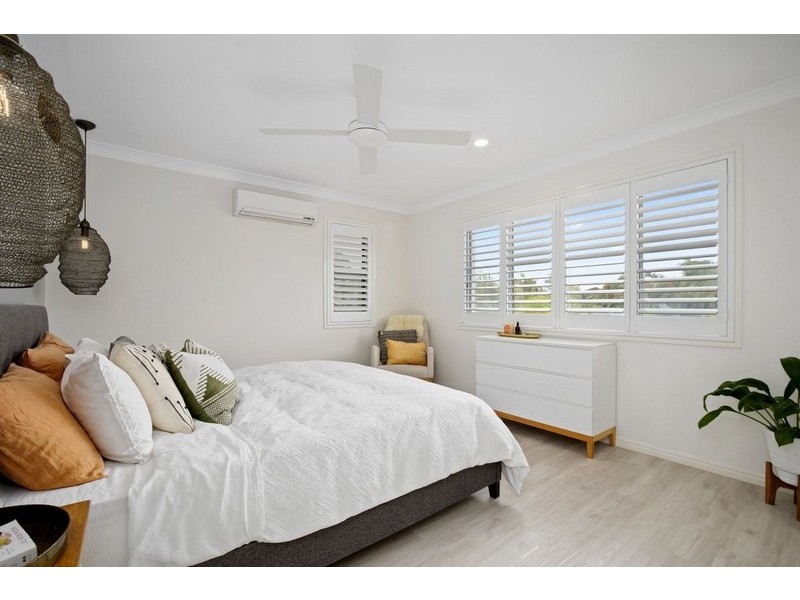 70 Venice Street, Burleigh Waters QLD 4220