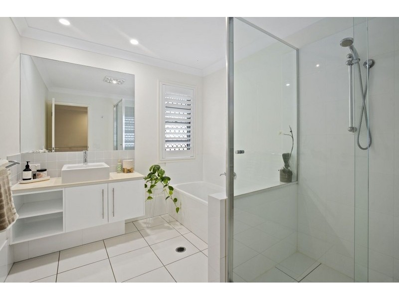 70 Venice Street, Burleigh Waters QLD 4220