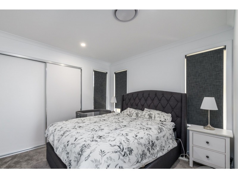 11 Gideon Gardens, Pimpama QLD 4209