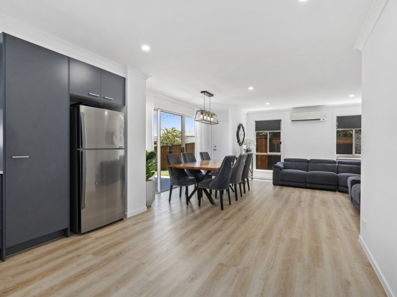 11 Gideon Gardens, Pimpama QLD 4209