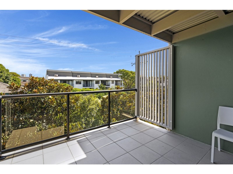 12/24-26 Parker Street, Labrador QLD 4215