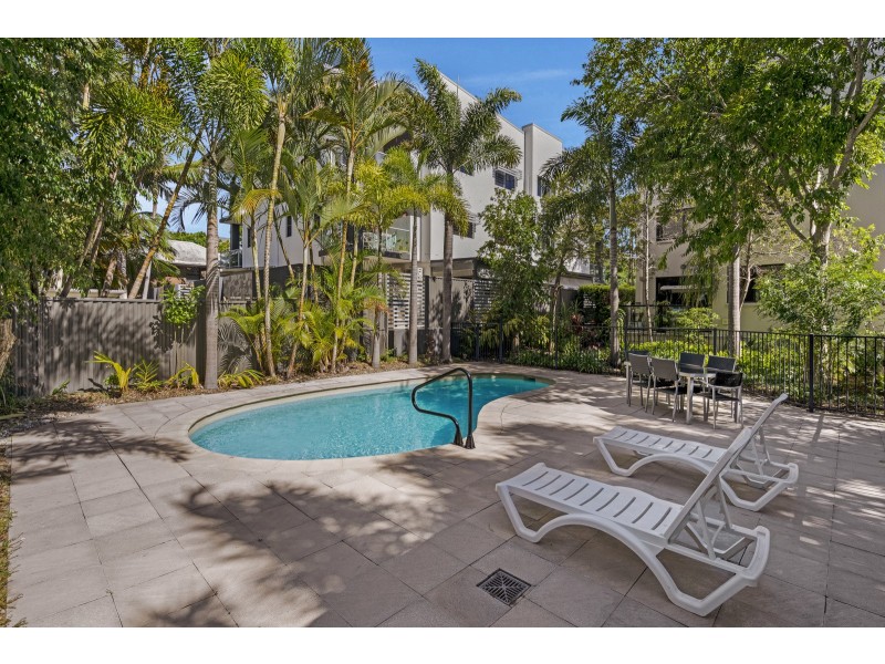 12/24-26 Parker Street, Labrador QLD 4215