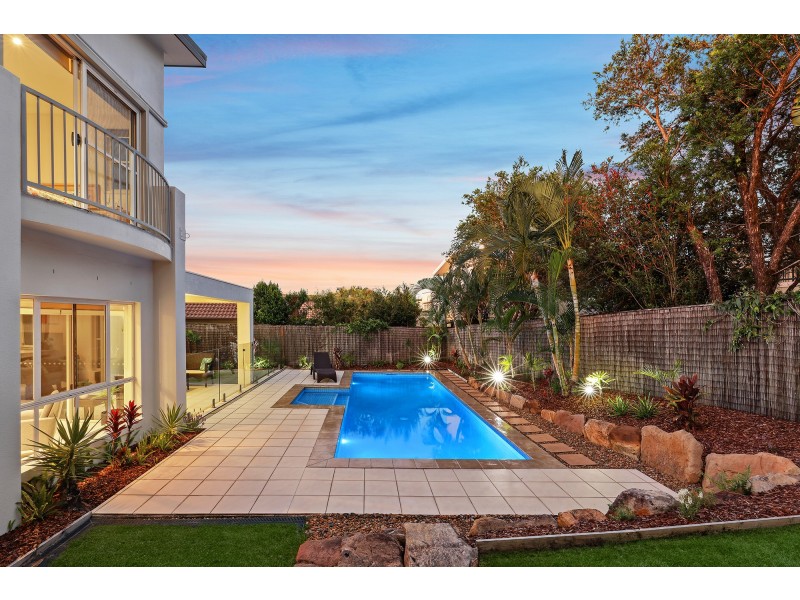 7 Saint Paul Crescent, Varsity Lakes QLD 4227