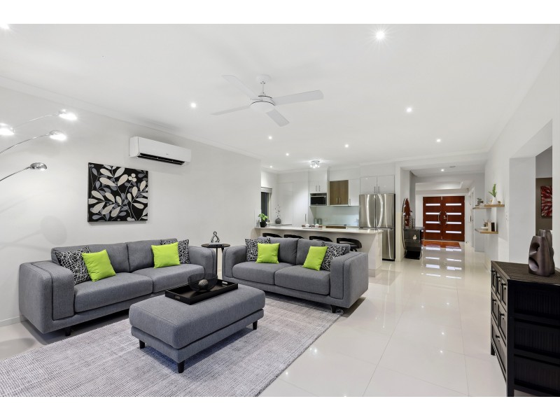 7 Saint Paul Crescent, Varsity Lakes QLD 4227