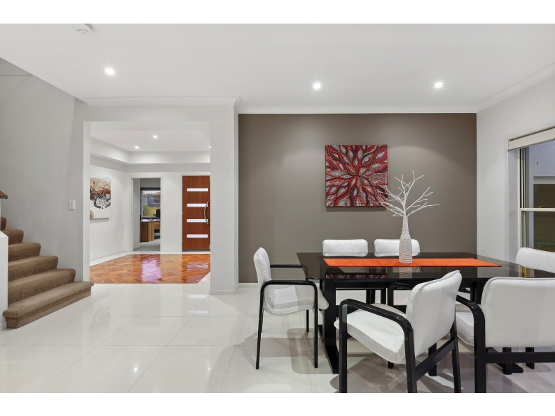 7 Saint Paul Crescent, Varsity Lakes QLD 4227