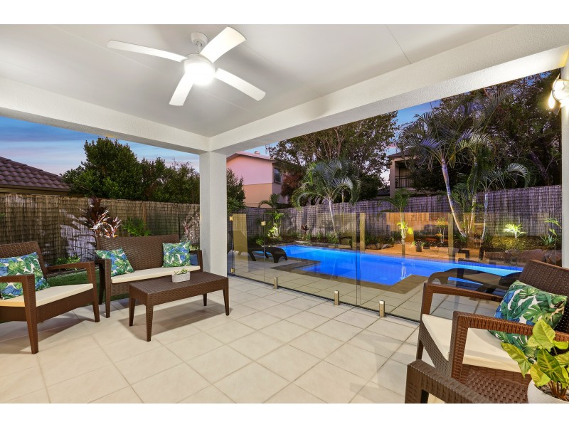 7 Saint Paul Crescent, Varsity Lakes QLD 4227