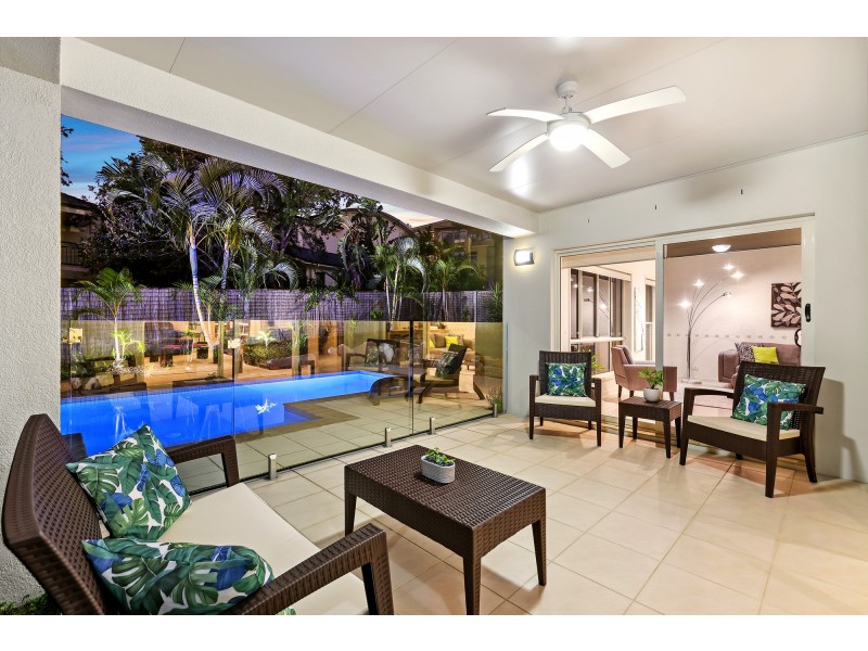 7 Saint Paul Crescent, Varsity Lakes QLD 4227