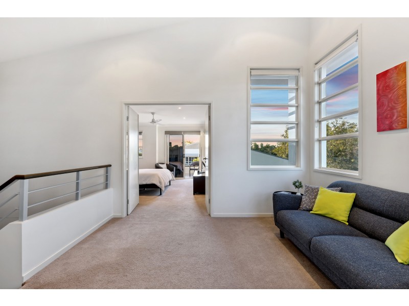 7 Saint Paul Crescent, Varsity Lakes QLD 4227
