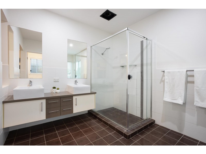 22 Meridien Avenue, Varsity Lakes QLD 4227