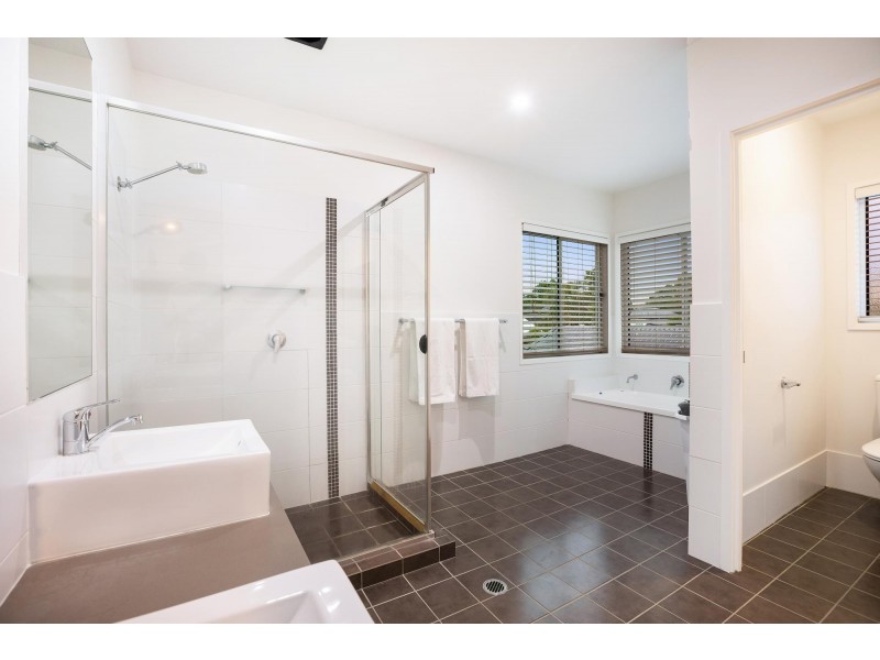 22 Meridien Avenue, Varsity Lakes QLD 4227