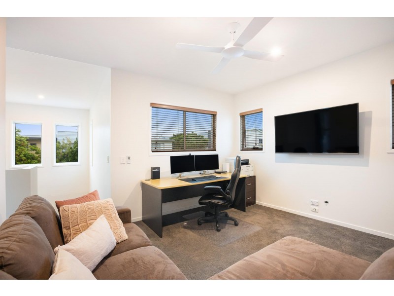 22 Meridien Avenue, Varsity Lakes QLD 4227